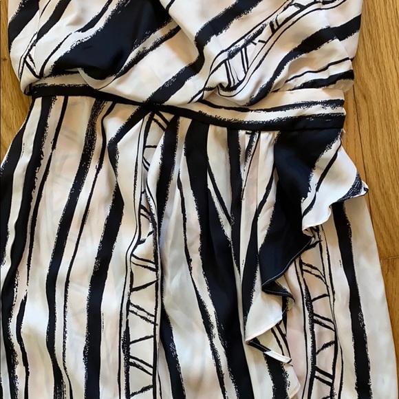 Bcbgeneration one shoulder black & cream dress - Picture 2 of 6